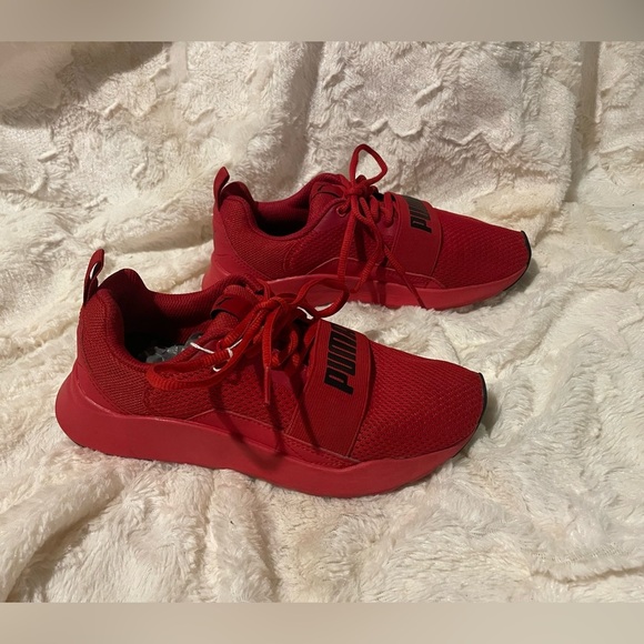 Red pumas size 3.5 - Picture 4 of 7